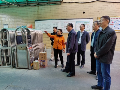 蓝伟东到挂点社区开展全国文明城市创建督导调研工作：及时查漏补缺 坚决严防死守