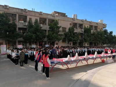 梅江区卫健局开展“12.1艾滋病日”宣传活动