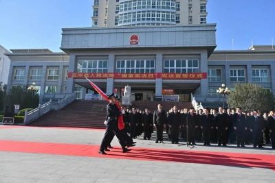 做宪法的坚定捍卫者！五华法院今日开展宪法宣誓活动