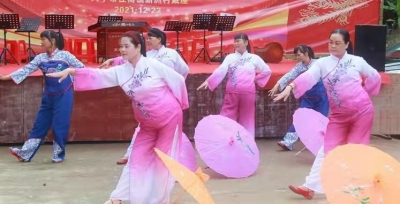载歌载舞讴歌新时代！这场迎新年活动在兴宁径南镇新洲村举行