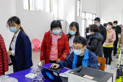 接种疫苗少跑腿！梅江区这个社区迎来“移动接种”