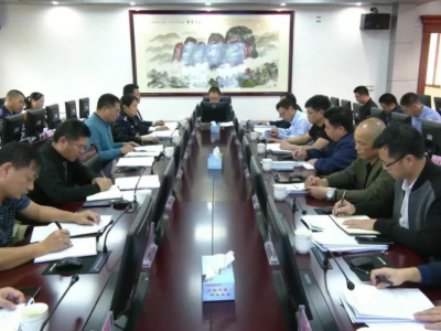 周小勇主持召开平远县政府党组（扩大）会议和县政府常务会议