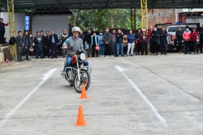 丰顺交警“送考下乡” 首批学员成功在“家门口”领证