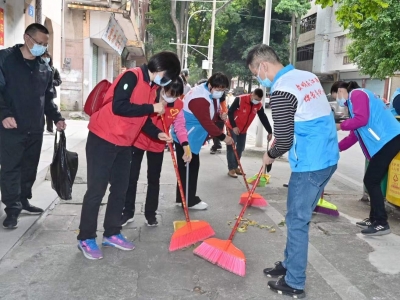 志愿服务走进梅江区江南街道梅龙社区！“地毯式”大清扫暖了群众心