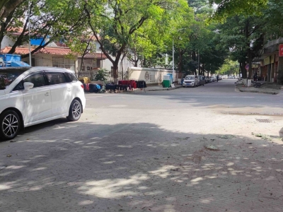 民生追踪丨梅城华苑路隔离围栏已拆除，市民不用绕路啦！