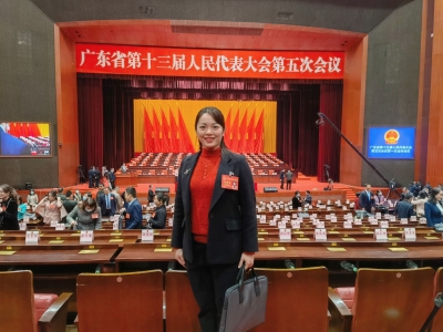 省人大代表、梅县区文化广电旅游局艺术推广股负责人夏丹丹：加大力度扶持基层文艺院团发展