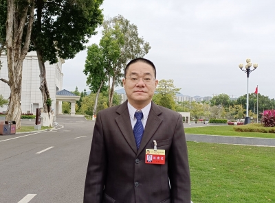 两会圆桌会丨市政协委员、农工党梅州市委会秘书长曾繁伟：发挥我市林业优势 发展森林康养产业