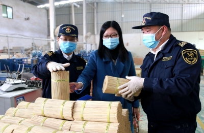 为企业提供高效通关服务！梅州海关保障节假日老区特色产品顺畅出口