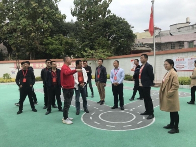 丰顺县汤坑镇组织人大代表开展城乡环境卫生“互看互学互比”视察活动