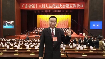 省人大代表、广东塔牌集团股份有限公司总经理何坤皇建议：改进能耗“双控”政策措施