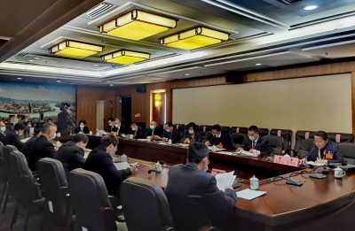 市八届人大一次会议议案审查委员会举行第一次全体会议