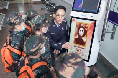 梅江区：萌娃进警营，与蜀黍话“安全”