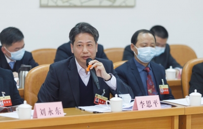 市政协委员热议“两个报告”