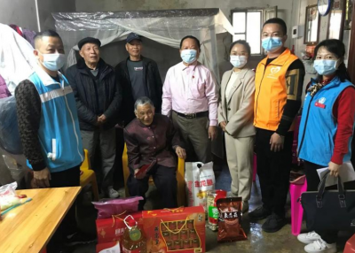 榜样！“中国好人”巫金星连续25年慰问家乡百岁老人