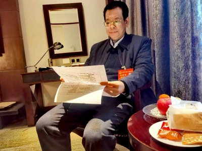 省人大代表、平远县城南中学校长凌育双建议：推动梅州稀土产业高质量发展