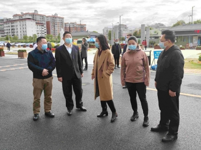 陈伶俐到城区医院检查疫情防控和安全生产工作：统筹做好疫情防控和安全生产