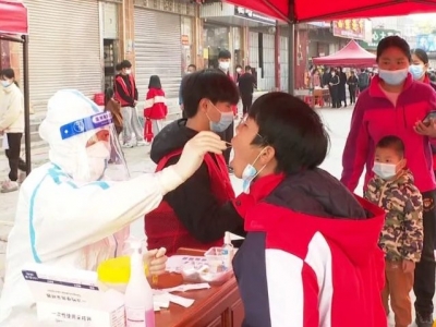 探访五华县潭下镇管控区情况：有序开展第四轮全员核酸检测，居民生活有条不紊