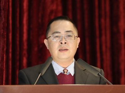 两会圆桌会丨市政协委员、民革梅州市委员会专职副主委叶洁：培育支柱产业 壮大实体经济