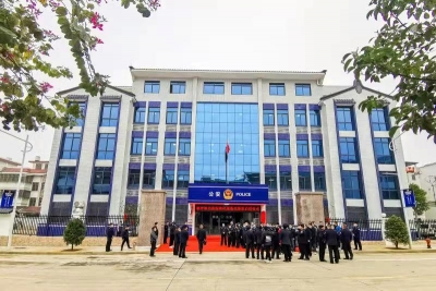 梅县区两派出所“焕新”亮相 