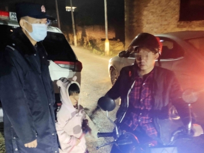 寒夜里，五华民警挨家挨户询问，终于为迷路女孩找到了家...