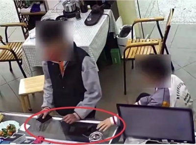 迷之操作？抢来的手机竟然又卖给同一老板！