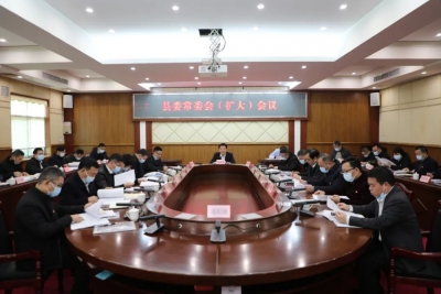 丰顺县委常委会召开扩大会议 听取并评议各镇（场）党委书记及县直有关党（工）委书记2021年度抓基层党建工作述职 张志锋主持