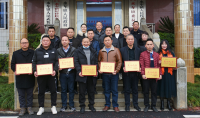 敬老爱老助老！爱心人士为梅县区水车镇295名老人投保