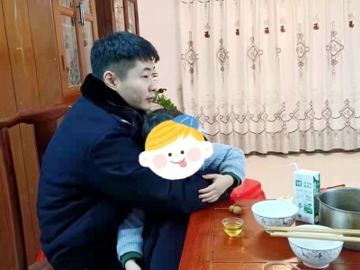 三岁熊孩子深夜偷偷跑出家门，幸好遇到他们…