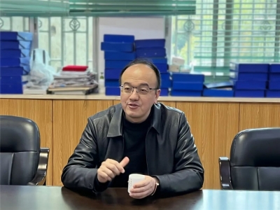 增信心、鼓干劲！五华县委常委、组织部部长罗瑞金到团县委走访慰问