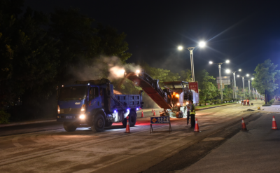 他们，深夜为破损道路“打补丁”！这半月，梅城50余处道路破损得到修补