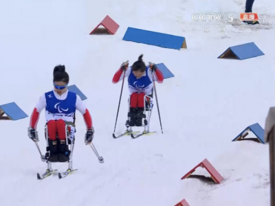 杨洪琼夺得越野滑雪女子短距离（坐姿组）金牌