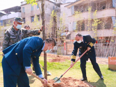 官兵争做“绿色使者”！梅州军分区开展义务植树活动