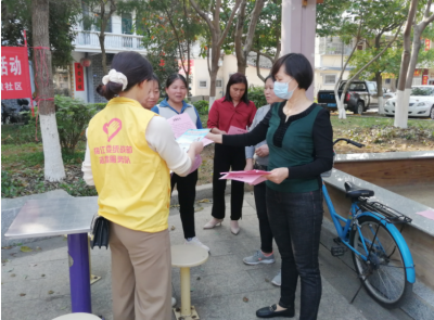 让垃圾分类走进千家万户！梅江区委统战部开展志愿服务进社区“双报到”活动