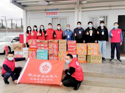 重返“战场”显本色！今日，他们为抗疫一线的退役军人送上敬意与温暖