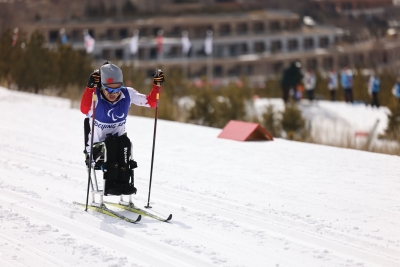 中国队第5金！杨洪琼越野滑雪女子长距离坐姿组夺冠