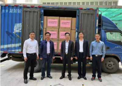 他们为大埔光德镇送来了电脑，为乡村振兴建设工作添砖加瓦！