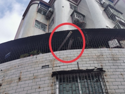 露台上方“天降”污水，漏水原因却未查明！秋苑路这些居民愁啊...