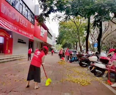 穿上红马甲，当起清洁工~广东客都文旅公司开展学雷锋全民志愿服务月活动