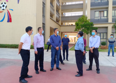 王庆利到梅县区调研：严防死守筑牢校园疫情防线