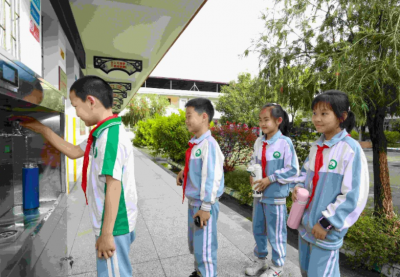 困扰近十年，这个学校的孩子们终于喝上干净水！