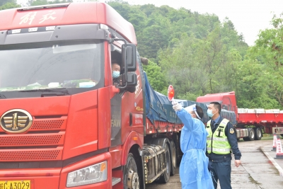 交通运输部：停留时间不超过4小时的货车司机 不允许赋码带星