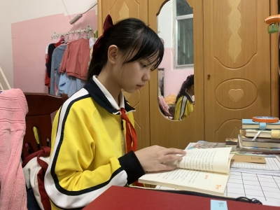 阳光小才女、贴心小棉袄！她是第六届梅州市“自强不息好少年” 饶嘉雯 