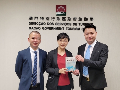 梅州音乐人陈善宝受澳门特区政府旅游局局长文绮华接见