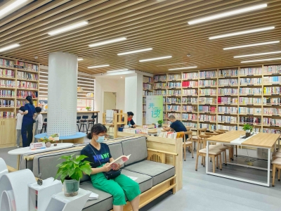 全民阅读春意暖 四月书香润梅江