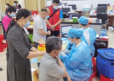 共筑健康免疫“防火墙”！梅江区全力推进60周岁及以上人群疫苗接种工作 