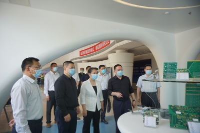 蓝伟东到挂点服务企业走访调研：全力服务企业 助推经济发展