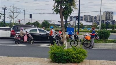 “骑友”街头行乞，真的落难了吗？