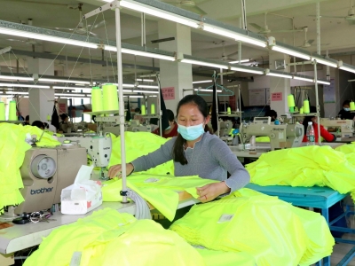 记者走基层丨村里建车间，挣钱又顾家！五华县持续推进乡村振兴示范车间建设发展