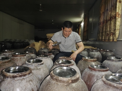 他是爱做公益的“拐杖哥” ！走近平远“助人为乐”好人，聆听好人故事...