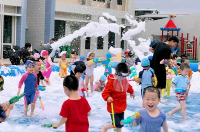 看电影、泡泡趴、童声秀...梅县区第二实验幼儿园的六一系列活动“童”样精彩